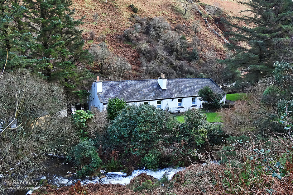 A Cottage in the Sulby Valley - © Peter Killey - www.manxscenes.com