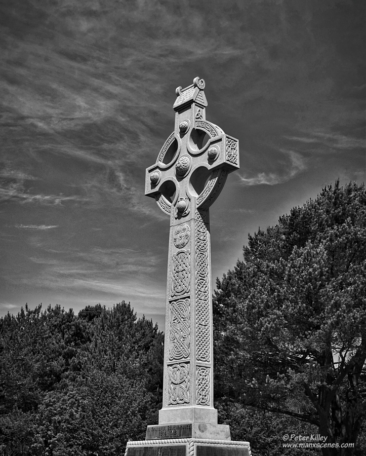 War Memorial © Peter Killey - www.manxscenes.com